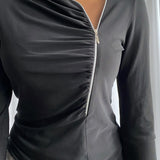 Tristan & Iseult black shirt with zip